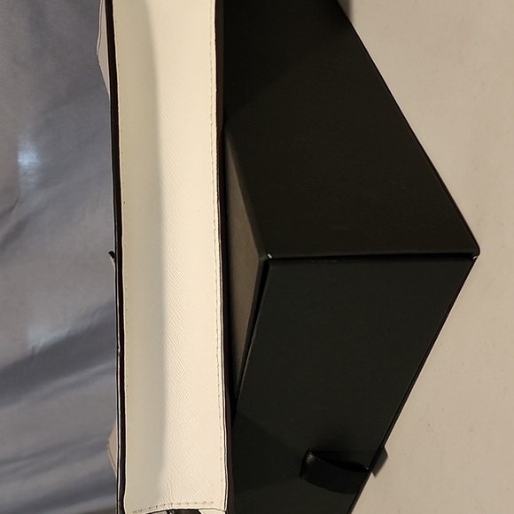 Kate Spade New York Cameron Zip Crossbody Like New - Picture 5 of 9